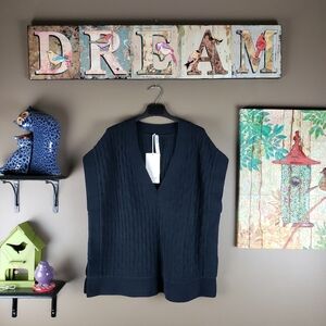 Lululemon cable knit relaxed fit sweater vest large black